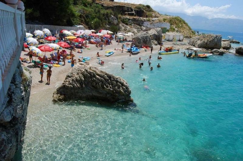 Lovely Place. Close To Beach & Boulevard فلورا المظهر الخارجي الصورة