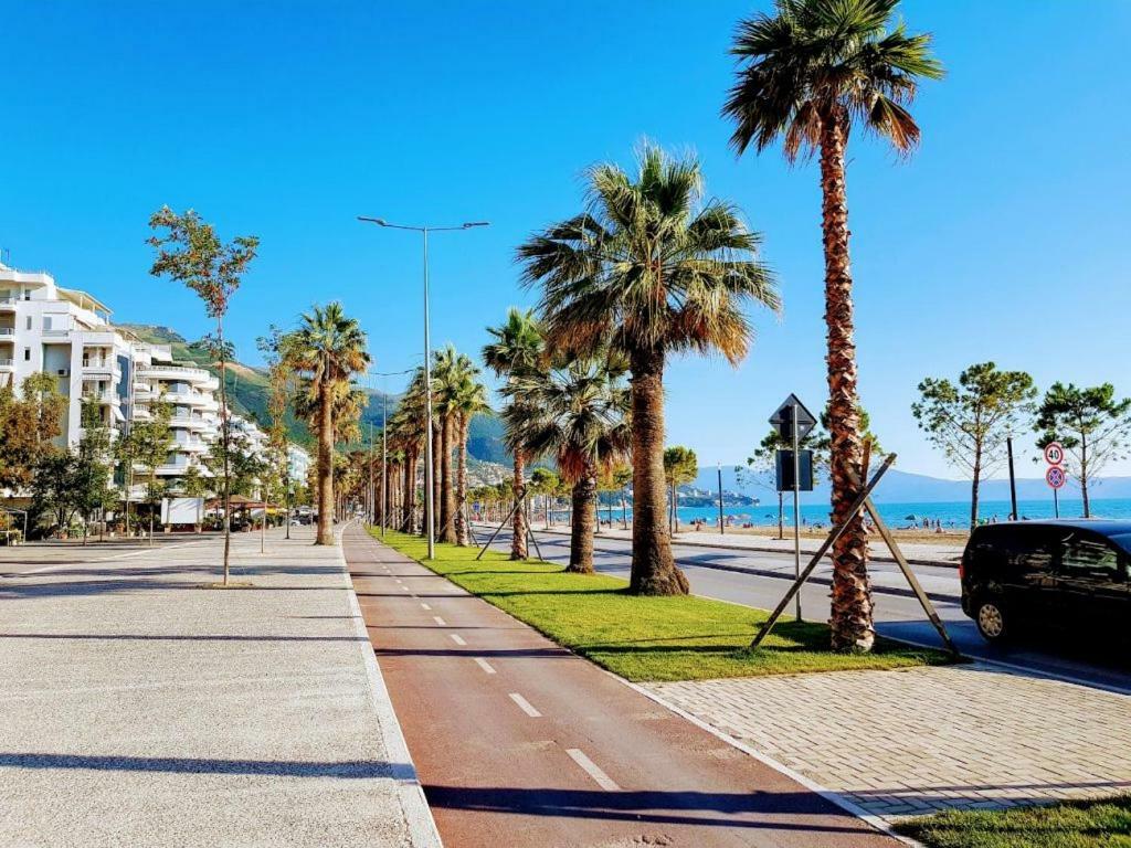 Lovely Place. Close To Beach & Boulevard فلورا المظهر الخارجي الصورة